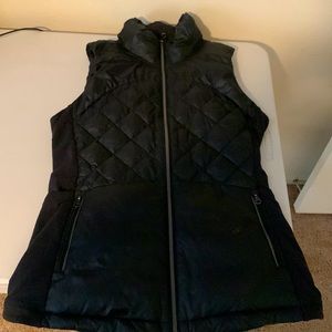 Lululemon size 8 black down puffer vest